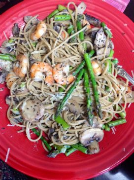 Light Alfredo Shrimp and Asparagus Pasta Dinner