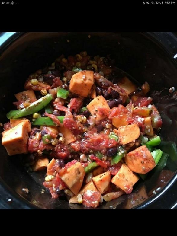 Smoky Black Bean and Sweet Potatoe Chili