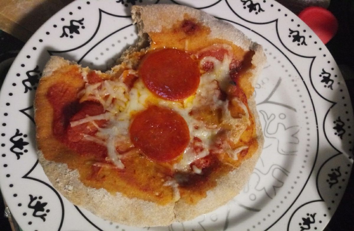 Personal size whole wheat pizza