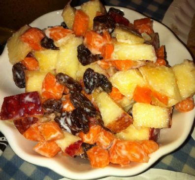 Super-Light Ambrosia Salad (carrot, raisin, apple and yogurt)