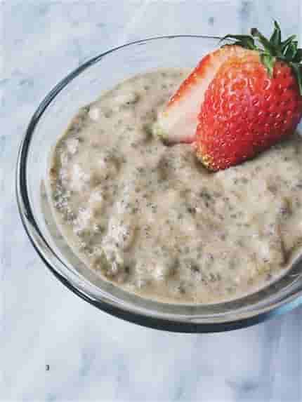 Banana Chia Seed Pudding (1/3 C = 1 serving)