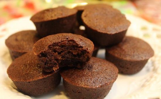 Paleo-Friendly Dark Chocolate Banana Brownie Muffins
