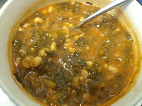 White Bean Garlic and Kale soup
