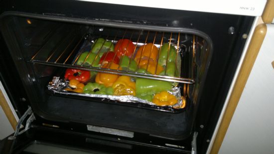 Low calorie baked pepper-tomato salad with coriander