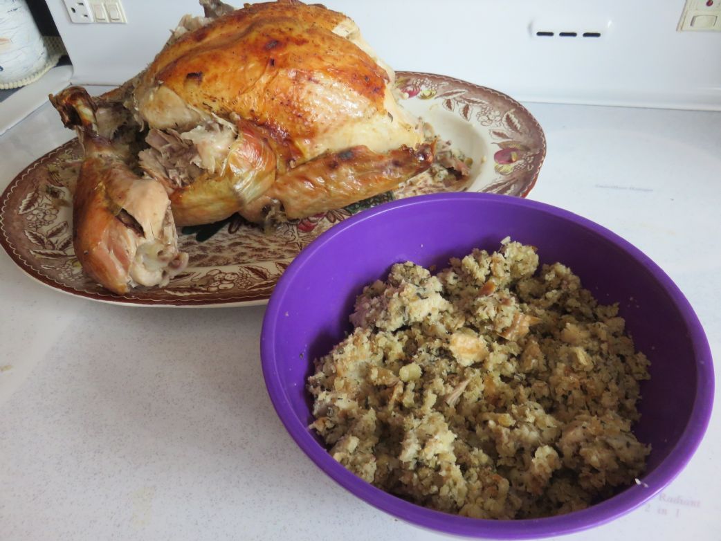 Flossie's Bread Stuffing (1/4 cup serving)