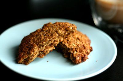 oat and nut cookies
