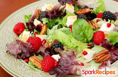 Summer Salad with Chicken and Berries