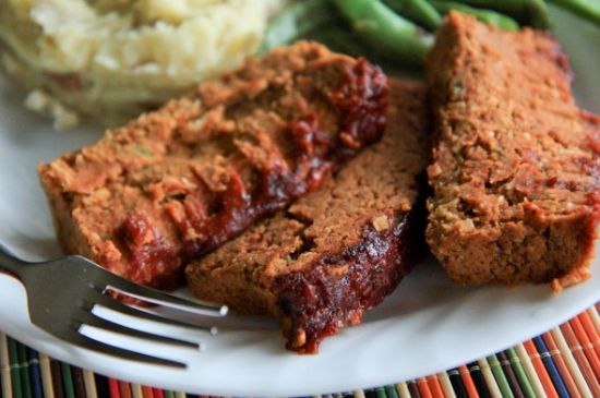 Beanloaf (or vegetarian meatloaf)