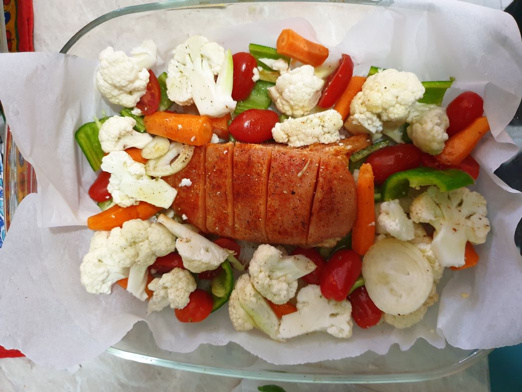 Baked chicken breast with vegetables