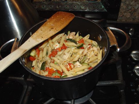 Penne Pasta with Chicken, Grape tomatoes and Zuchinni