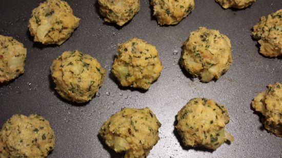 Cauliflower meatless meatballs