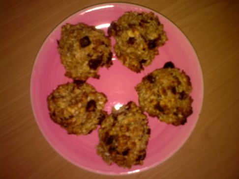 Cinammon oatmeal cookies with raisins and cranberries