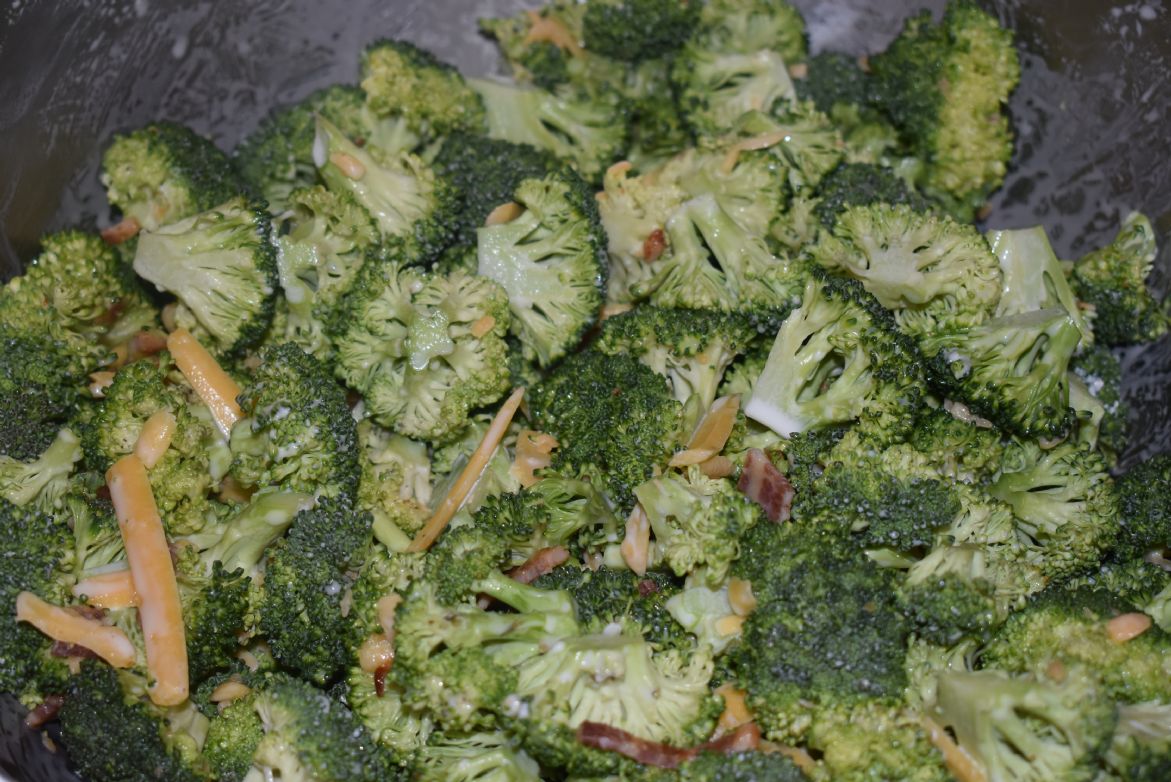 Broccoli Salad with cheddar cheese and bacon (no onion)