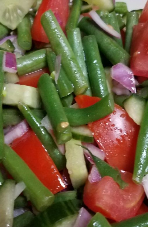 Green bean and tomato salad