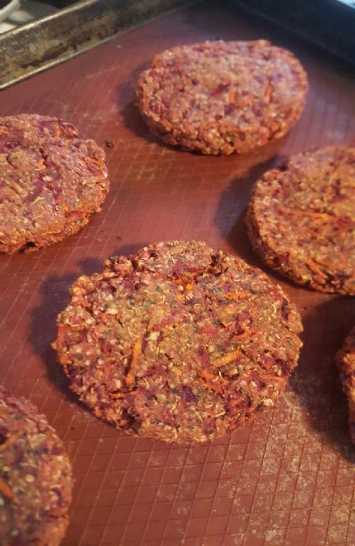 beet carrot quinoa burgers