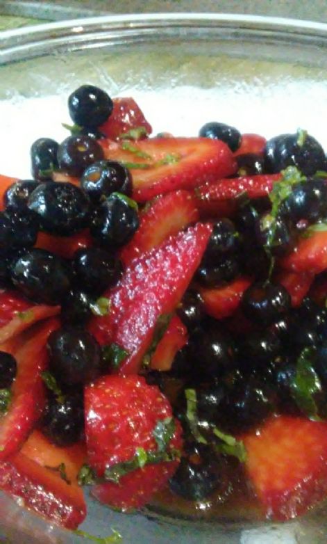 Berry Basil Salad