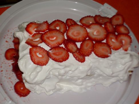 Strawberry-Cream Log