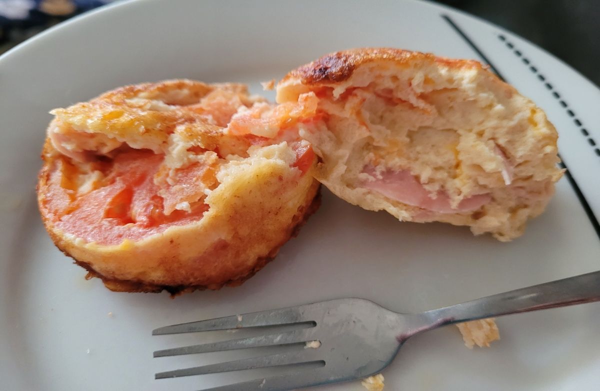 Air Fryer- Ham, cheese, tomato and egg muffins