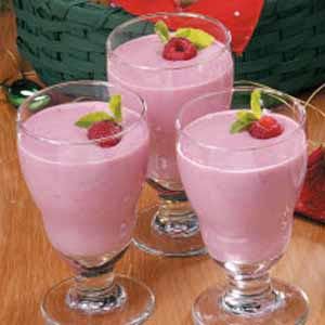 Cocunut, Banana, Rasberry Smoothie