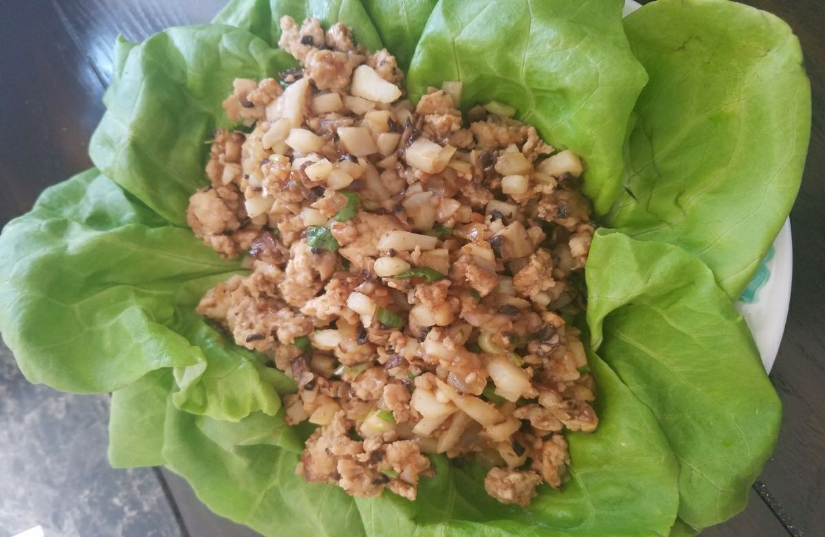 Chicken lettuce wraps for one