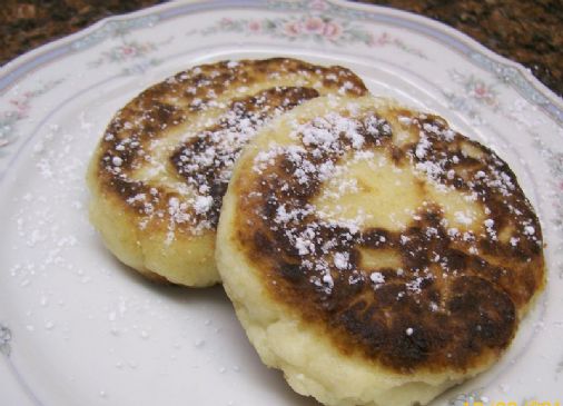 Sirniki (Farmer Cheese Pancakes)