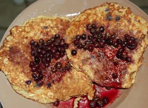Protein Oatmeal Pancakes w/ Blueberries