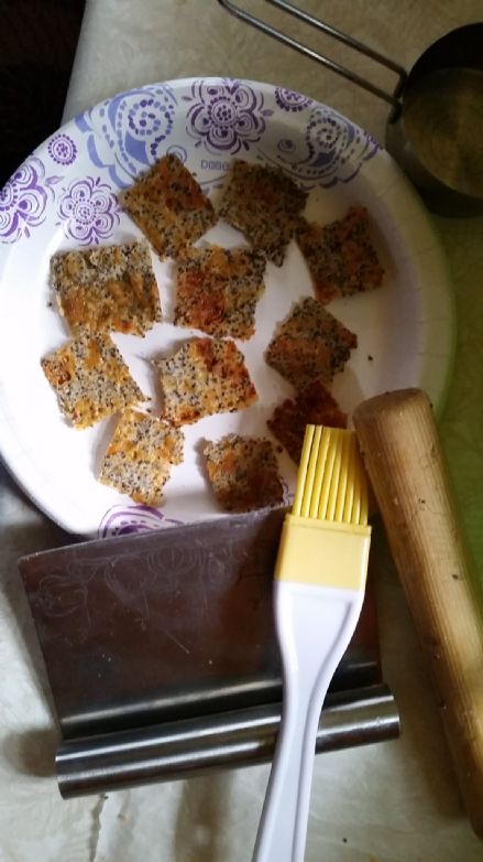 Chia Cheddar Cracker for Fiber