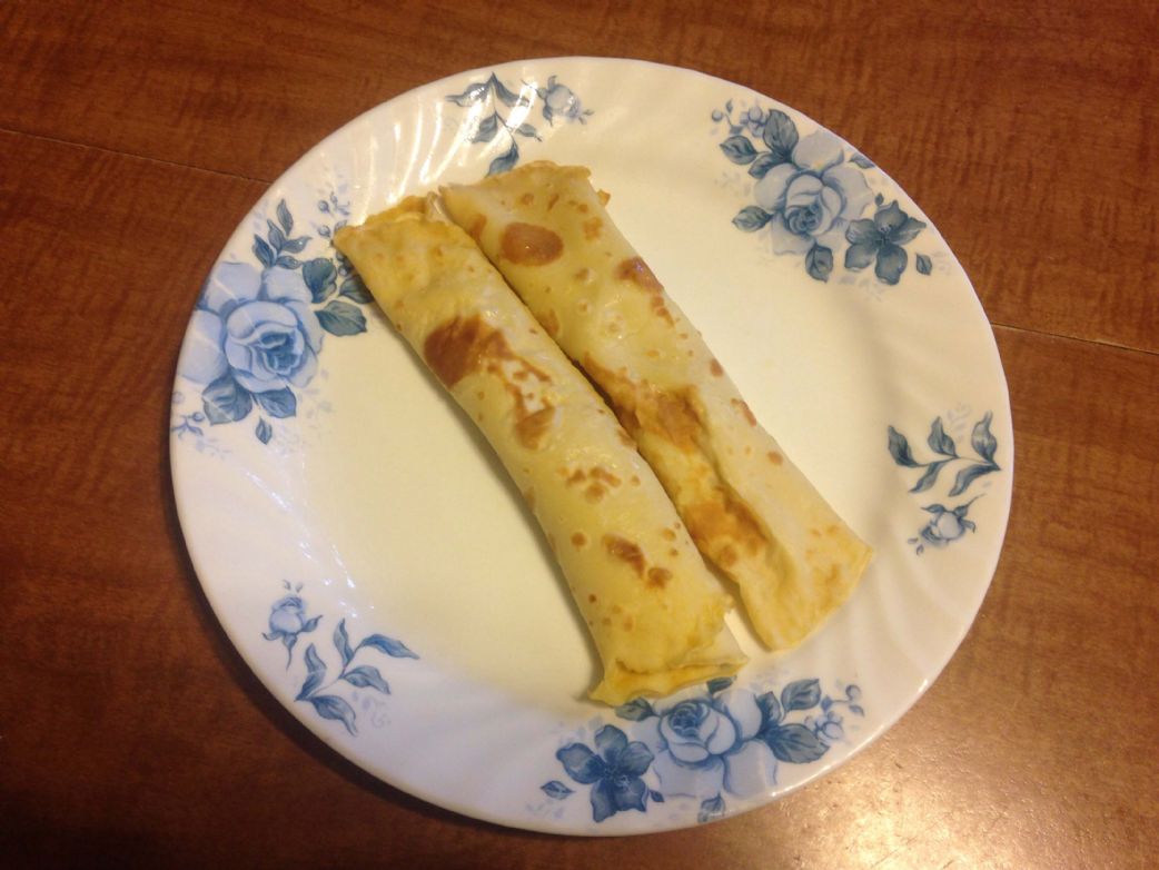 Tina's Crepes with sweetened Applesauce