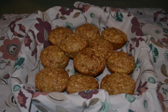 apple spice oatmeal muffins