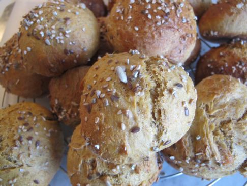 Carrot bread buns