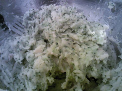 Cheesy Broccoli Mash
