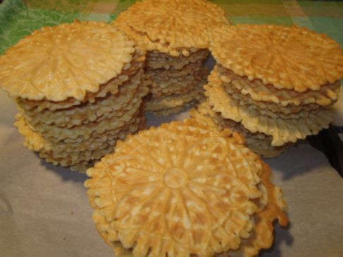 Traditional Italian Pizzelle Cookies