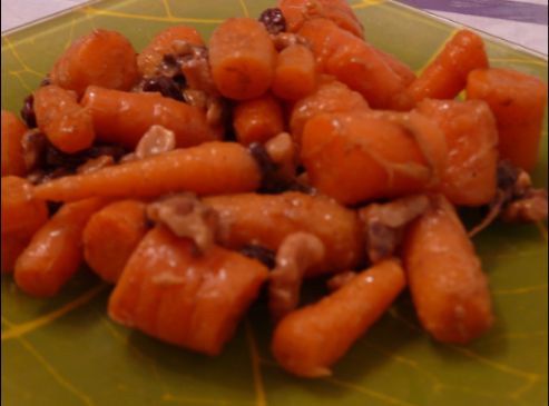 Vegan Autumn Sweet Carrots with Walnuts