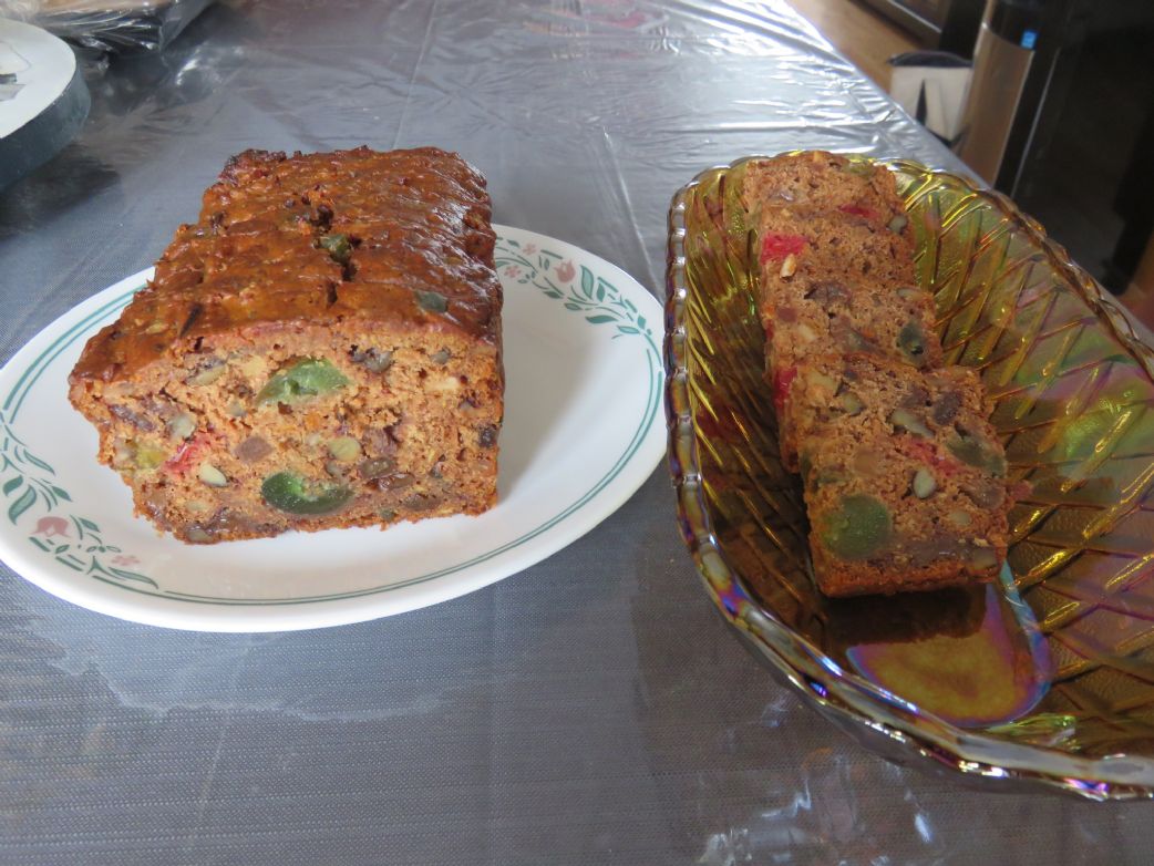 Flossie's Fruit Cake (24 servings)