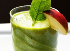 Spinach-Apple-Peach Smoothies