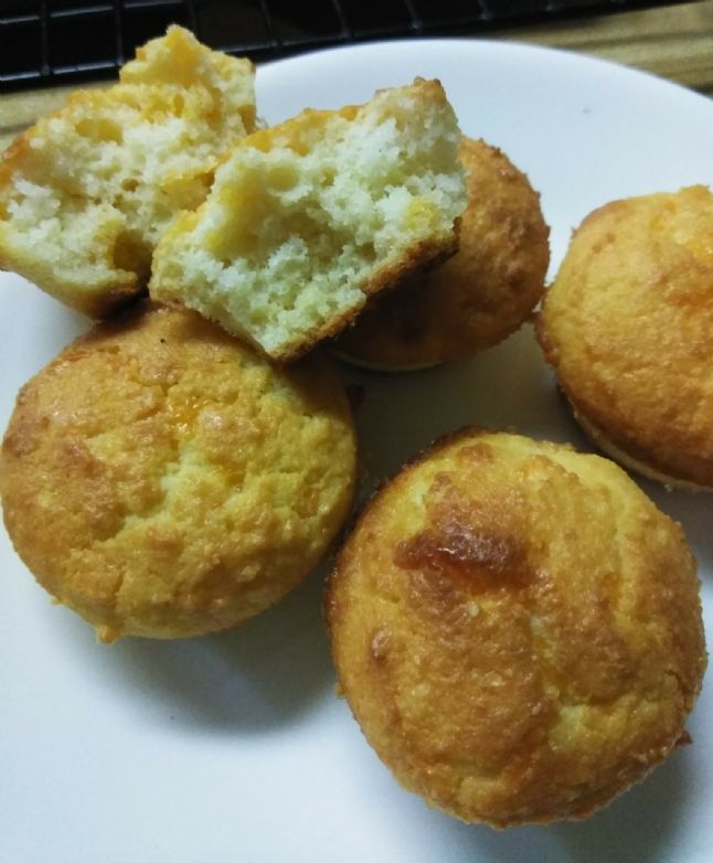 Cyndi's Fab Faux Cornbread Keto Muffins