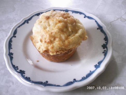 Apple and cheese muffins