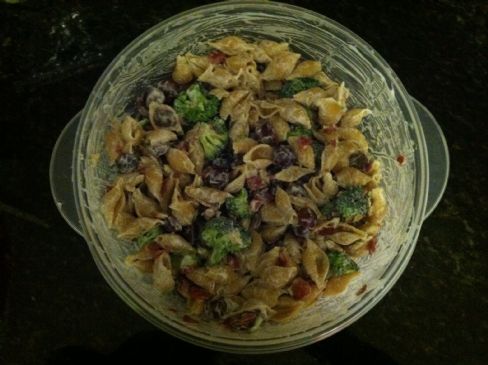 Pasta Salad with red grapes and broccoli