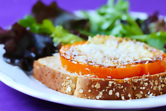 Bell Pepper Rings Filled with Egg and Mozzarella