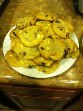 Fae's White Chocolate Chip Cranberry Cookies