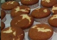 Pumpkin Muffins w/ cream chesse swirl