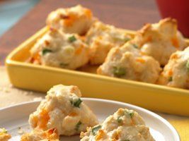 Cheddar and Green Onion Biscuit Poppers **Low Fat