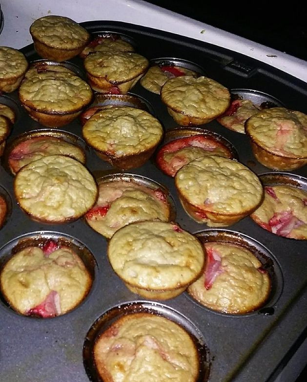 Strawberry Banana Mini-Muffins