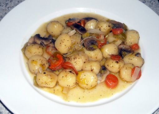 Gnocchi, Mushrooms and Leeks in White Wine Sauce