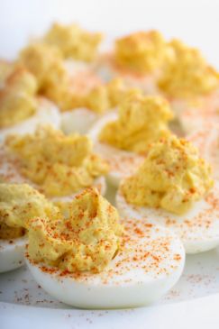 Healthy Deviled Eggs from FANNETASTIC FOOD