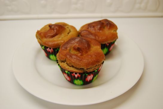 Low Carb and Gluten Free Cinnamon-Chia Muffins: Just 9.9 carbs and 183 calories!