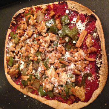 The 350 Cal Feel Full 10 x 7.5 in. Lean, Thin Crust Ground Turkey and Bell Pepper Pizza!