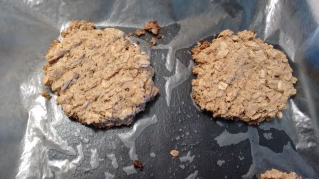 Whole wheat oatmeal peanut butter cookies