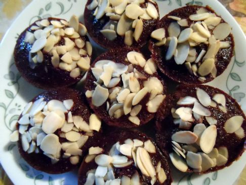 Brownie Rounds with Sliced Almonds