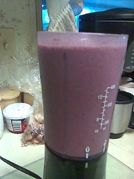 Super Green BlackBerry Cranberry yogurt smoothie